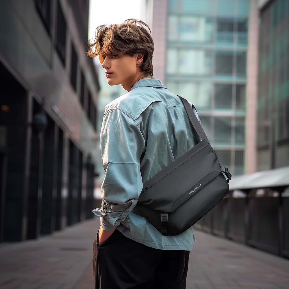HK Water Repellent Messenger B - مراجعة Hydration Pack Outdoor وسعره